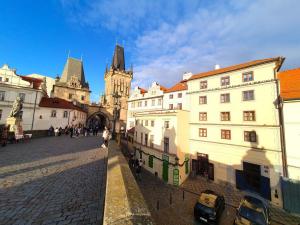 Pronájem bytu 2+kk, Praha - Malá Strana, U lužického semináře, 83 m2