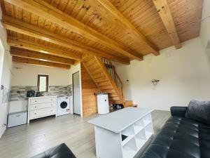 Prodej pozemku, Mokrouše, 3260 m2