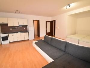 Pronájem bytu 1+kk, Chrudim, Resselovo náměstí, 51 m2