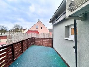 Pronájem bytu 1+kk, Újezdeček, Krušnohorská, 45 m2