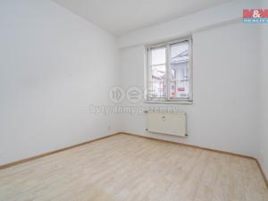 Prodej bytu 2+kk, Praha - Kyje, Pelušková, 42 m2