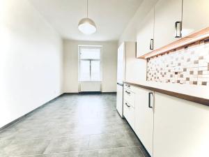 Pronájem bytu 2+1, Praha - Žižkov, Fibichova, 90 m2