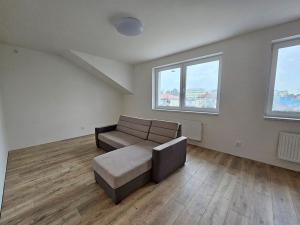 Pronájem bytu 2+kk, Praha - Štěrboholy, Hrušovská, 46 m2