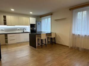 Pronájem bytu 2+kk, Praha - Vokovice, Na dlouhém lánu, 51 m2