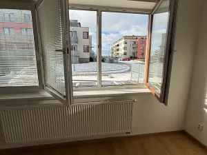 Pronájem bytu 1+kk, Praha - Zličín, Tvrdonická, 46 m2