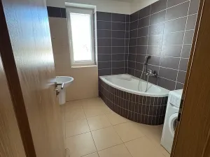 Pronájem bytu 1+kk, Praha - Zličín, Tvrdonická, 46 m2