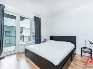 Pronájem bytu 3+kk, Praha - Strašnice, Zvěřinova, 96 m2