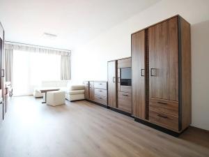 Pronájem bytu 1+kk, Praha - Záběhlice, Choceradská, 37 m2