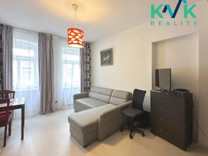 Pronájem bytu 1+kk, Karlovy Vary, Kolmá, 30 m2