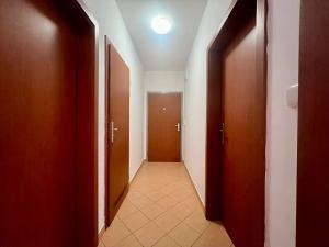 Pronájem bytu 2+kk, Praha - Hostivař, Budapešťská, 44 m2