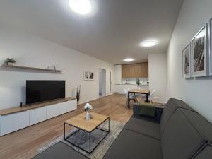 Pronájem bytu 3+kk, Praha - Karlín, Pernerova, 86 m2