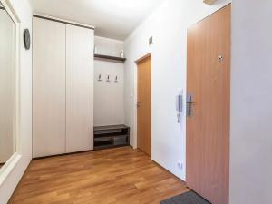 Pronájem bytu 2+kk, Praha - Vysočany, Poděbradská, 50 m2