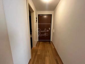 Pronájem bytu 1+kk, Praha - Holešovice, Ortenovo náměstí, 44 m2