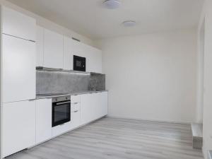 Pronájem bytu 1+kk, Praha - Hloubětín, Laponská, 31 m2