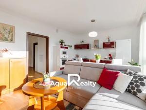 Prodej bytu 2+kk, Karlovy Vary, Pražská silnice, 64 m2