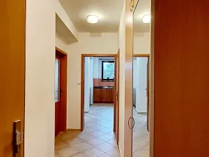 Pronájem bytu 2+kk, Praha - Vysočany, U Kloubových domů, 69 m2