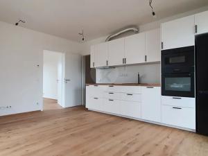 Pronájem bytu 2+kk, Praha - Královice, Ke Tvrzi, 48 m2