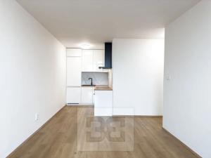 Pronájem bytu 2+kk, Praha - Kobylisy, Kyselova, 43 m2