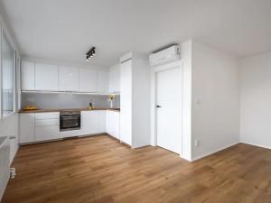 Prodej bytu 3+kk, Praha - Prosek, Vysočanská, 82 m2