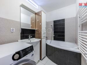 Prodej bytu 4+1, Karlovy Vary - Drahovice, Lidická, 85 m2