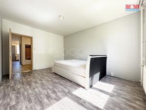 Prodej bytu 4+1, Karlovy Vary - Drahovice, Lidická, 85 m2