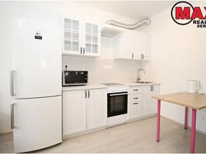 Pronájem bytu 1+kk, Praha - Letňany, Škrábkových, 40 m2