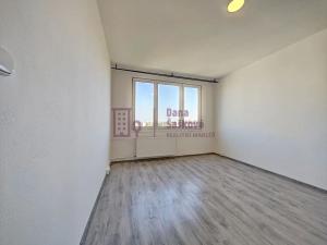 Pronájem bytu 2+kk, Jindřichův Hradec, sídliště Vajgar, 34 m2