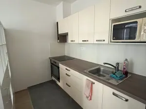 Pronájem bytu 1+kk, Praha - Kyje, Sicherova, 33 m2