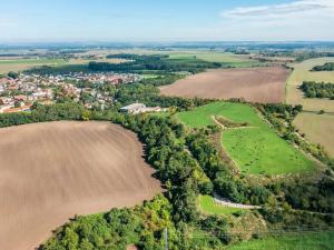 Prodej komerčního pozemku, Veleň, 18816 m2