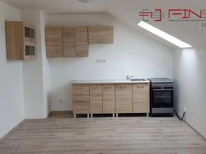 Pronájem bytu 2+kk, Kladno, Hradčanská, 57 m2