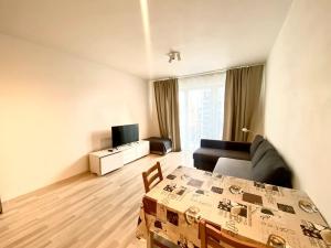 Pronájem bytu 1+kk, Praha - Horní Měcholupy, Mantovská, 32 m2