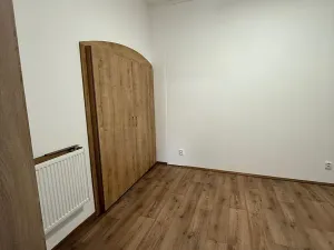 Pronájem bytu 2+kk, Chomutov, Ruská, 60 m2