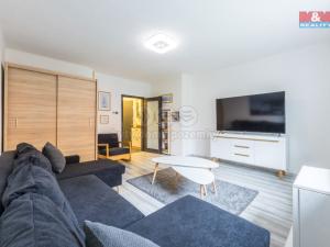 Pronájem bytu 2+kk, Karlovy Vary - Drahovice, Kvapilova, 37 m2