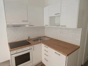 Pronájem bytu 1+kk, Praha - Vršovice, Moskevská, 26 m2