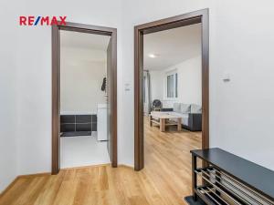 Pronájem bytu 1+kk, Praha - Dolní Měcholupy, Honzíkova, 59 m2