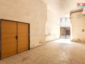 Prodej obchodního prostoru, Louny, Mírové náměstí, 1353 m2