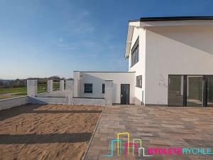 Prodej vily, Větrušice, 250 m2