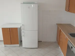 Pronájem bytu 3+1, Praha - Kobylisy, Košťálkova, 68 m2