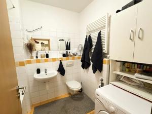 Pronájem bytu 1+kk, Praha - Hloubětín, Nepelova, 45 m2