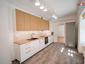Pronájem bytu 3+1, Valašské Meziříčí, Náměstí, 90 m2