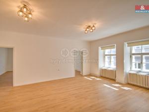 Pronájem bytu 3+1, Valašské Meziříčí, Náměstí, 90 m2