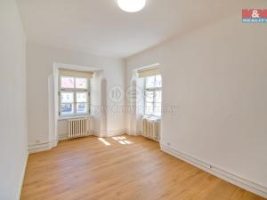 Pronájem bytu 3+1, Valašské Meziříčí, Náměstí, 90 m2