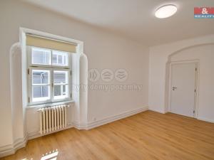 Pronájem bytu 3+1, Valašské Meziříčí, Náměstí, 90 m2