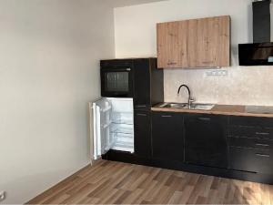 Pronájem bytu 2+kk, Praha - Uhříněves, Oty Bubeníčka, 47 m2