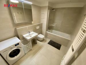 Pronájem bytu 2+kk, Praha - Modřany, Komořanská, 54 m2