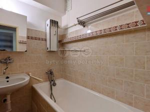 Pronájem bytu 3+1, Praha - Žižkov, Žerotínova, 64 m2
