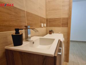 Prodej bytu 2+kk, Praha - Libuš, K lukám, 42 m2