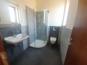 Prodej rodinného domu, Úholičky, Nade Dvorem, 198 m2