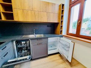 Pronájem bytu 1+kk, Praha - Podolí, Sinkulova, 31 m2