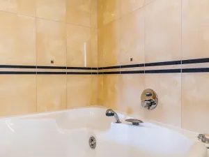 Pronájem bytu 4+1, Praha - Libeň, Společná, 110 m2